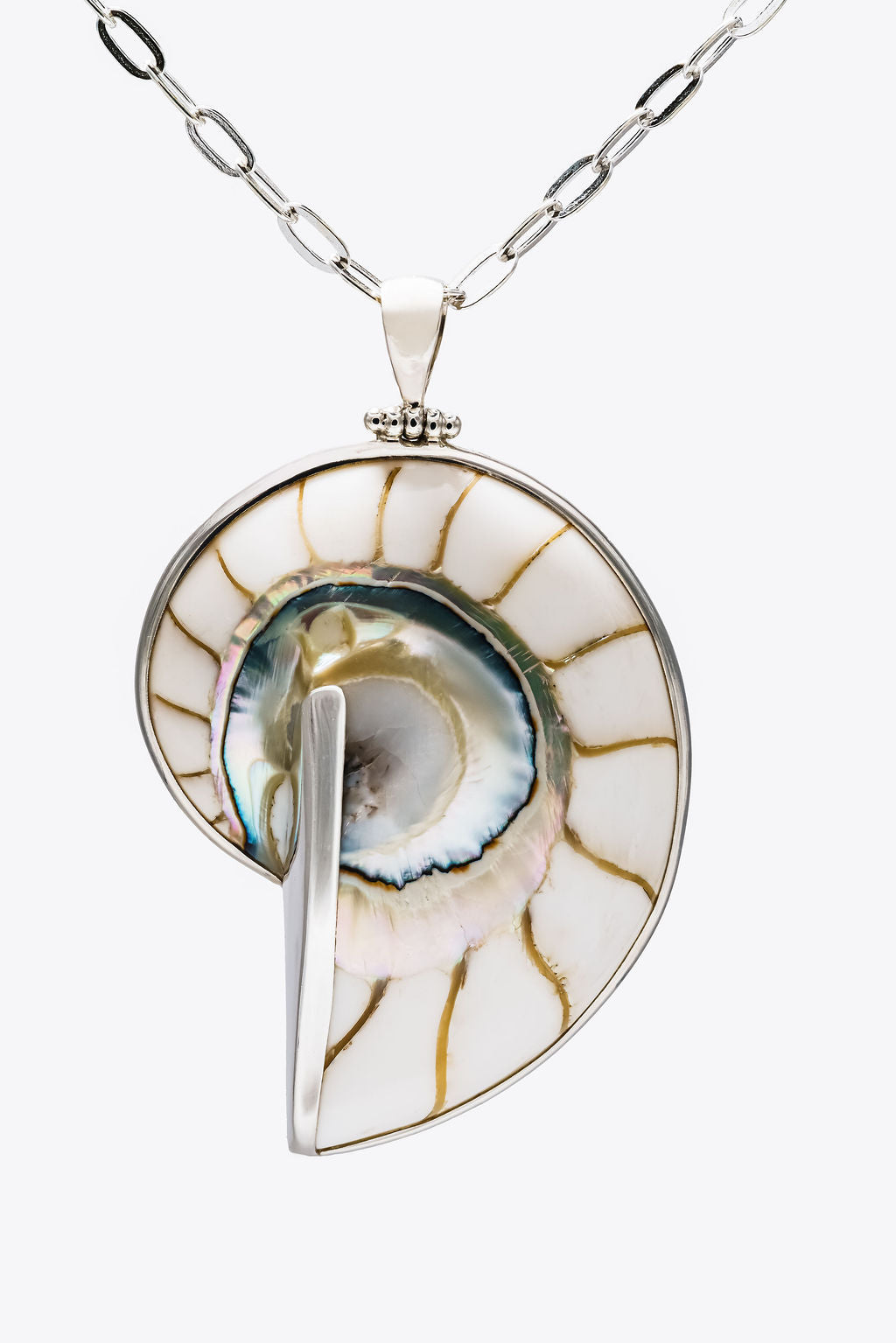 White Solara Shell Necklace